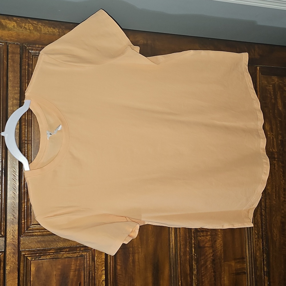 Lululemon Love Tee Sz 8 Pre Owned!! Great Condition!